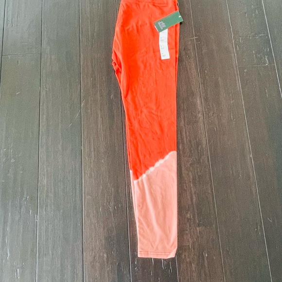 Exercise Leggings - Picture 2 of 3